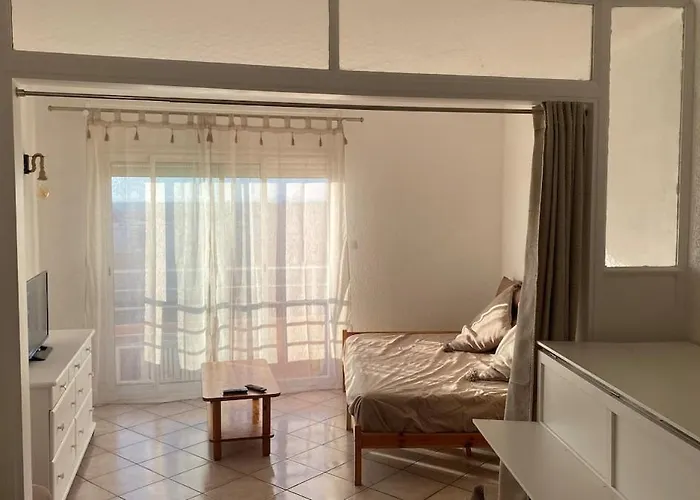 아파트 20 Metres De La *